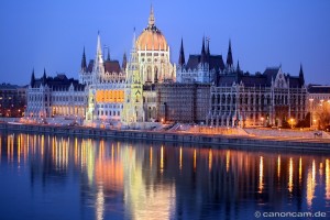 IMG_6322_Budapest_Parlament_von_Zimmer_aus_2(blau)