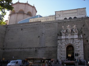 Vatican_Museums_entrance