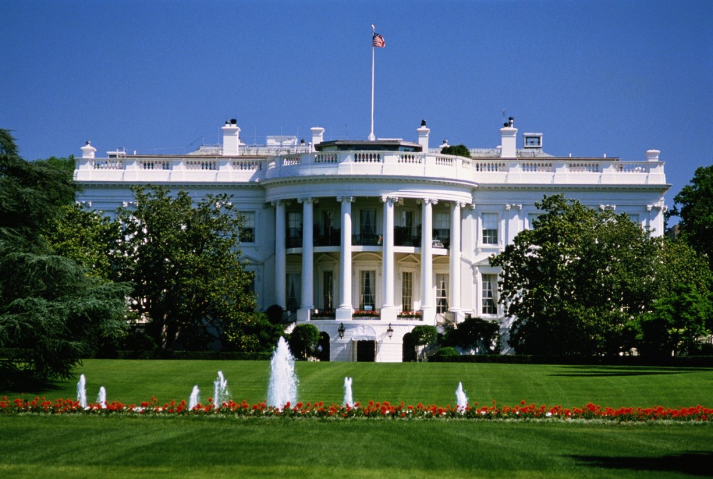 USA, Washington D.C, White House, garden and fountains in foreground