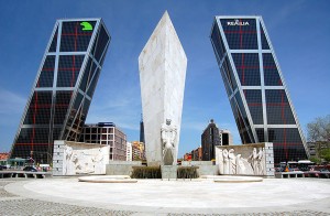 Gates-of-Europe-Plaza_de_Castilla_Madrid_02