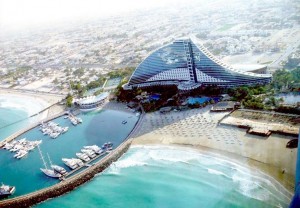 jumeirah-beach-hotel-dubai-united-arab-emirates-designrulz-1