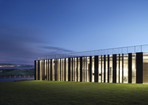 Giants-Causeway-Visitors-Centre-by-Heneghan-Peng-Architects_ss_2